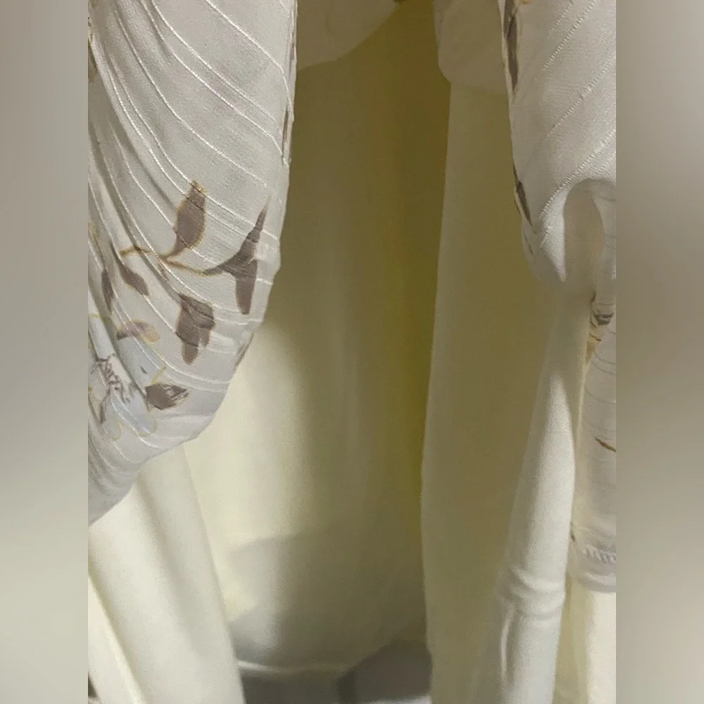 NWT.. WOMENS AND NOW THIS FLORAL RUFFLE DRESS - Picture 13 of 14